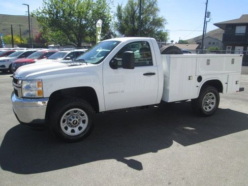 Used 2013 Chevrolet Silverado 3500 W/T image 3
