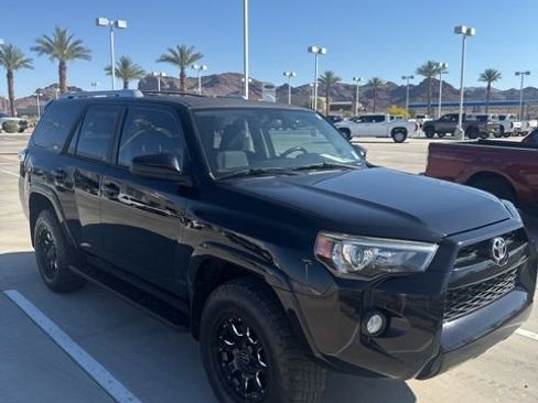 Used 2018 Toyota 4Runner SR5 image 2