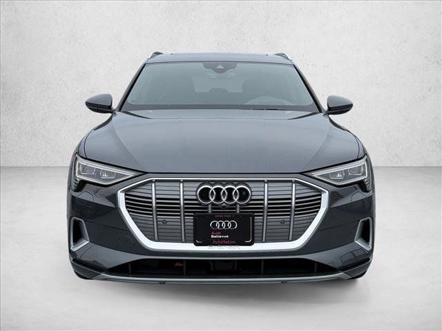 Used 2019 Audi e-tron Prestige w/ Prestige Package AWD/4WD image 2