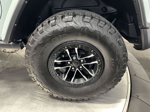 Used 2024 Jeep Wrangler Rubicon AWD/4WD image 10