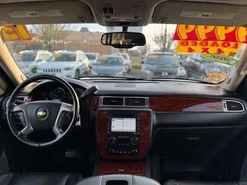 Used 2013 Chevrolet Avalanche LTZ image 13