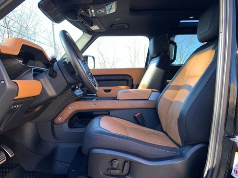 Certified 2023 Land Rover Defender 90 X image 11