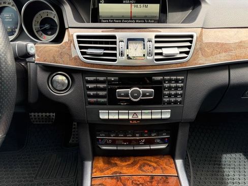 Used 2014 Mercedes-Benz E 350 Sedan image 21