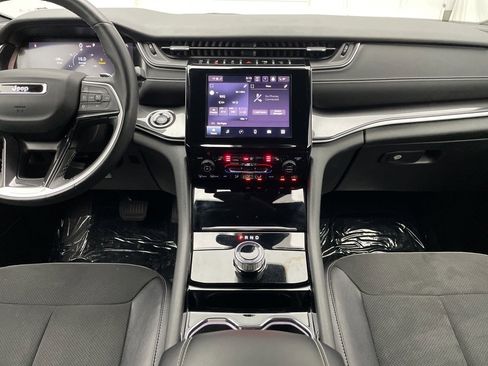 Used 2022 Jeep Grand Cherokee L Laredo image 31