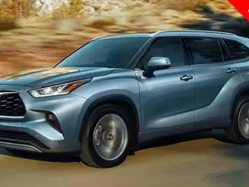 Used 2020 Toyota Highlander LE image 1