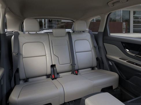 New 2026 Lincoln Corsair Premiere image 11