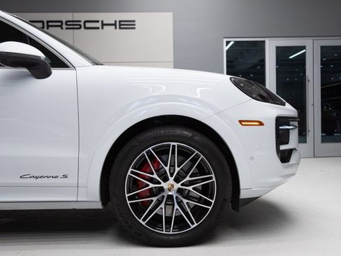 Certified 2025 Porsche Cayenne S AWD/4WD image 11