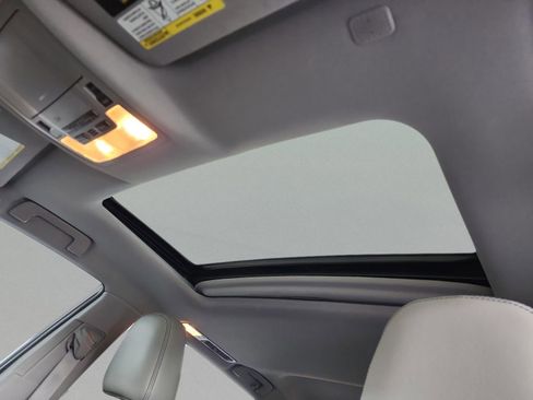 Used 2019 Toyota Highlander XLE FWD image 26