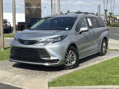 Used 2025 Toyota Sienna LE