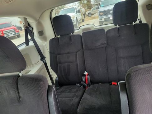 Used 2014 Dodge Grand Caravan SXT image 9