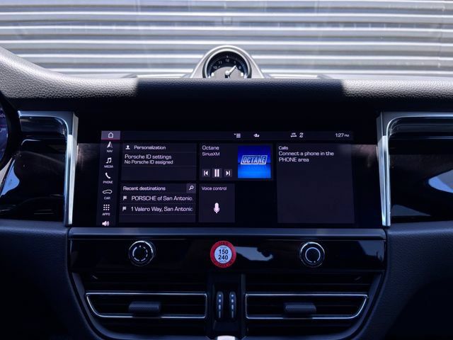 Certified 2026 Porsche Macan AWD/4WD image 18