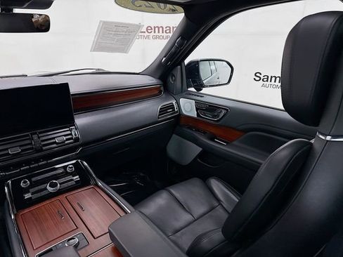 Used 2023 Lincoln Navigator L Reserve image 25