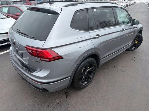 Used 2023 Volkswagen Tiguan SE R-Line image 6