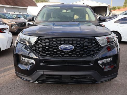 Used 2020 Ford Explorer Limited RWD image 2