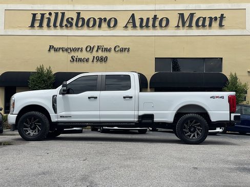Used 2024 Ford F250 XL AWD/4WD image 3