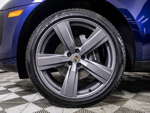 Used 2025 Porsche Macan AWD/4WD image 44