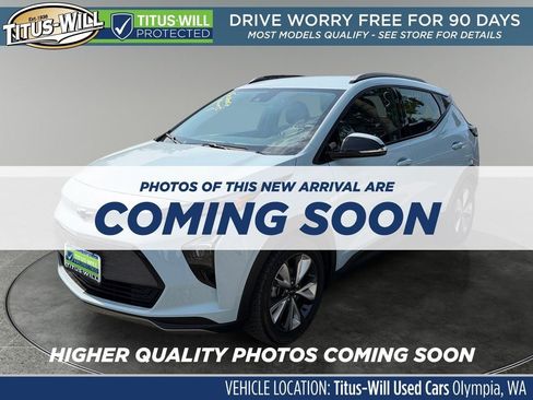 Used 2023 Chevrolet Bolt EUV LT w/ Convenience Package FWD image 2