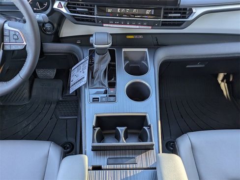 New 2026 Toyota Sienna XLE image 21