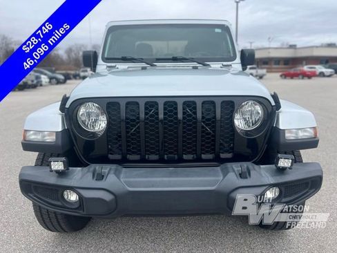 Used 2022 Jeep Gladiator Willys image 9