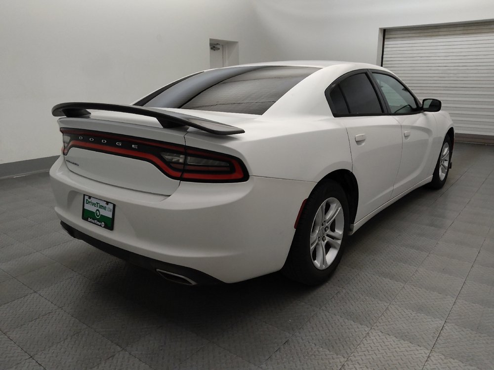 Used 2015 Dodge Charger SE RWD image 9