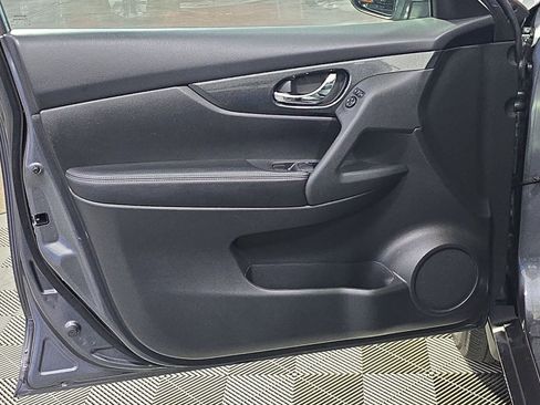 Used 2016 Nissan Rogue SL w/ SL Premium Package image 15