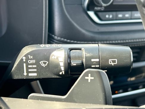 Used 2023 Nissan Rogue SV w/ SV Premium B Package image 22