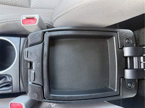 Used 2016 Toyota Corolla LE FWD image 24
