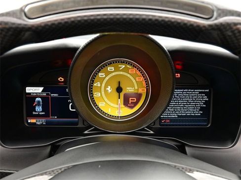Used 2022 Ferrari F8 Tributo image 6