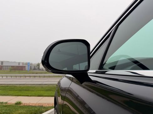 Used 2023 Hyundai Santa Fe Limited image 11