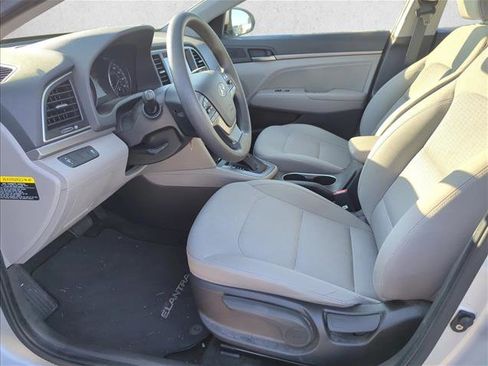 Used 2017 Hyundai Elantra SE image 10