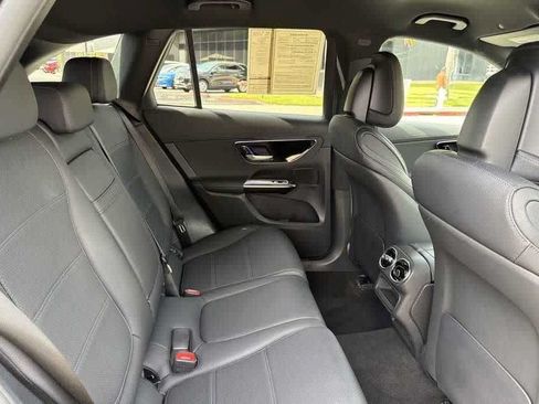 Used 2024 Mercedes-Benz GLC 300 image 31
