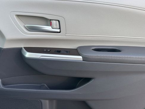 Certified 2023 Toyota Sienna XLE image 23