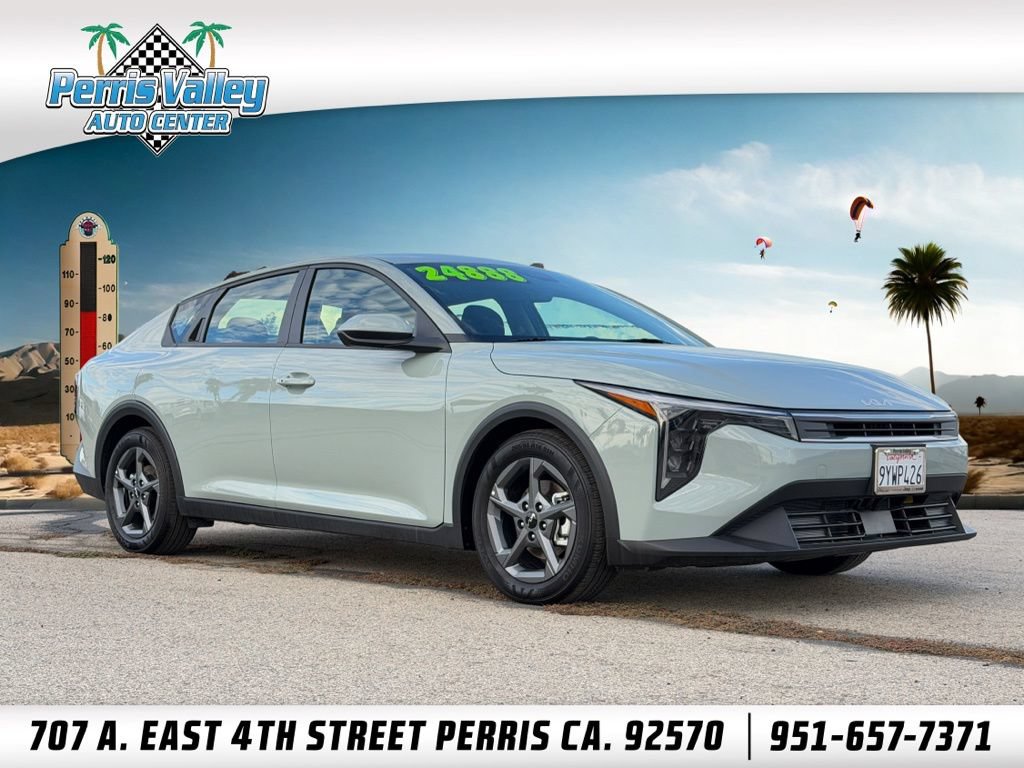 Certified 2026 Kia K4 FWD image 1