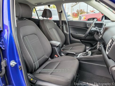Used 2024 Hyundai Venue SEL image 34