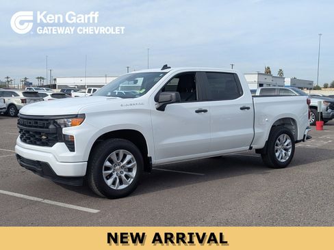 Used 2025 Chevrolet Silverado 1500 Custom image 1