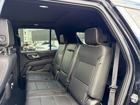 Used 2022 GMC Yukon SLT w/ SLT Luxury Package AWD/4WD image 14