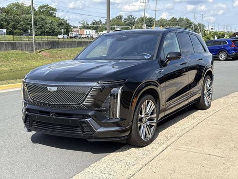 Used 2026 Cadillac Vistiq Platinum w/ LPO, Floor Liner Package AWD/4WD image 21