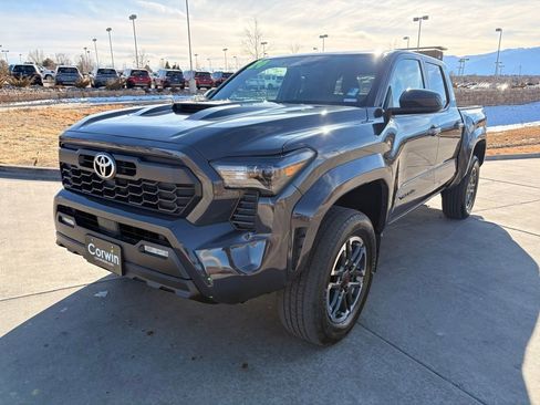 Used 2024 Toyota Tacoma TRD Sport image 3