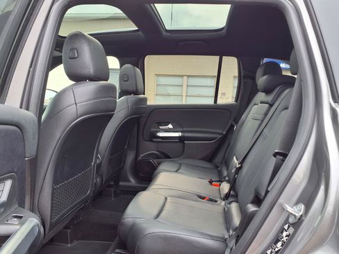 Used 2020 Mercedes-Benz GLB 250 4MATIC image 13