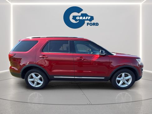 Used 2016 Ford Explorer XLT w/ Equipment Group 202A AWD/4WD image 6