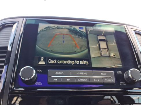 Used 2024 Nissan Titan PRO-4X w/ Pro-4x Convenience Package image 18