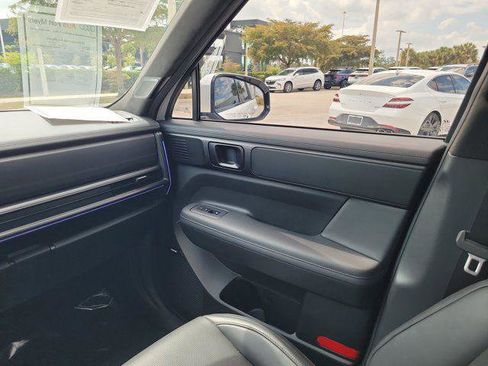 Used 2025 Hyundai Santa Fe Calligraphy FWD image 14