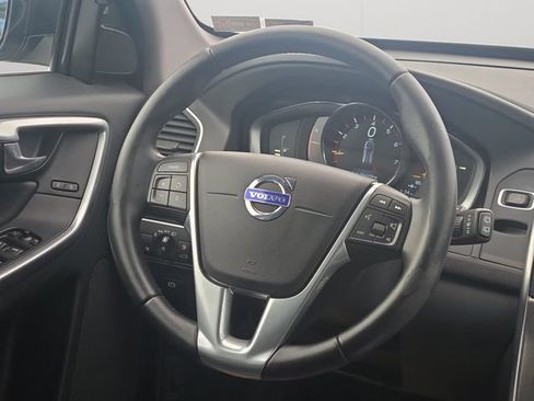 Used 2016 Volvo XC60 T6 w/ Proximity Package image 19