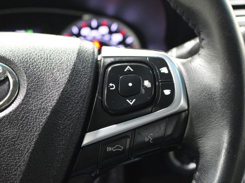 Used 2015 Toyota Camry XSE w/ Advanced Technology Package image 11