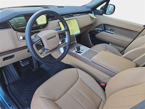 New 2026 Land Rover Range Rover Long Wheelbase SE image 12