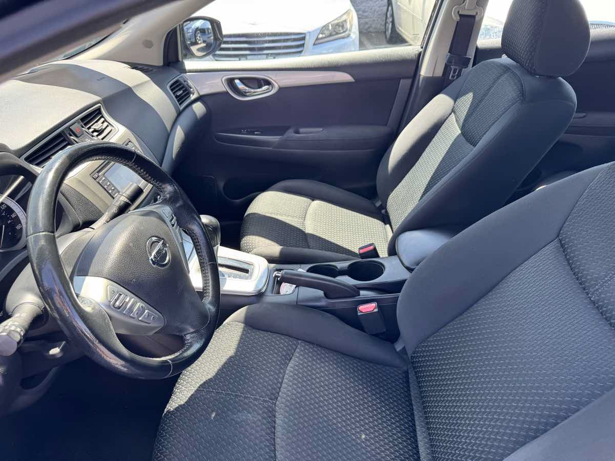 Used 2013 Nissan Sentra SR w/ Driver Pkg FWD image 33