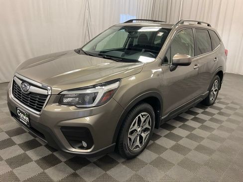 Used 2021 Subaru Forester Premium AWD/4WD image 5