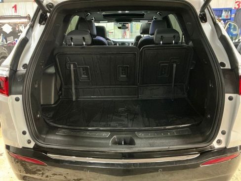 Certified 2023 Buick Enclave Essence AWD/4WD image 22