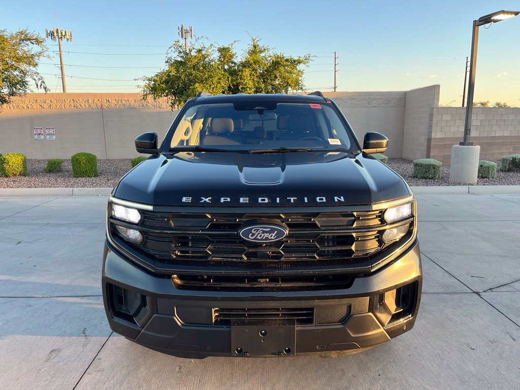 Used 2025 Ford Expedition Active AWD/4WD image 4