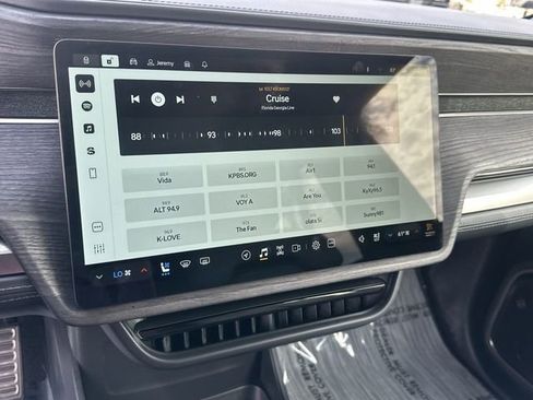 Used 2023 Rivian R1S Adventure image 13